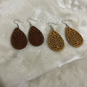 Set of 2 Wooden Design Teardrop Earrings